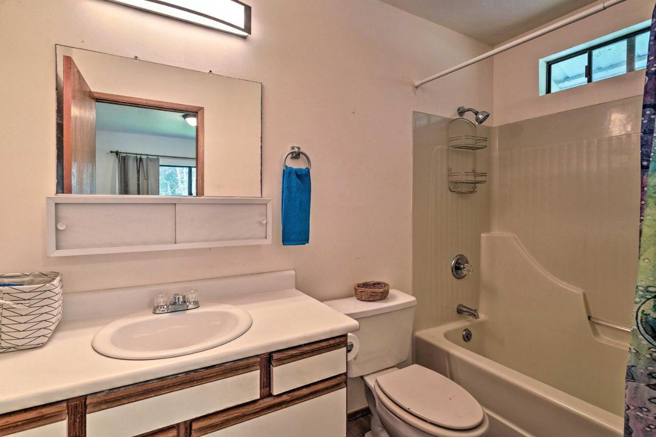 Naalehu Peaceful Abode With Deck, 13 Mi To Black Sand Beach! מראה חיצוני תמונה